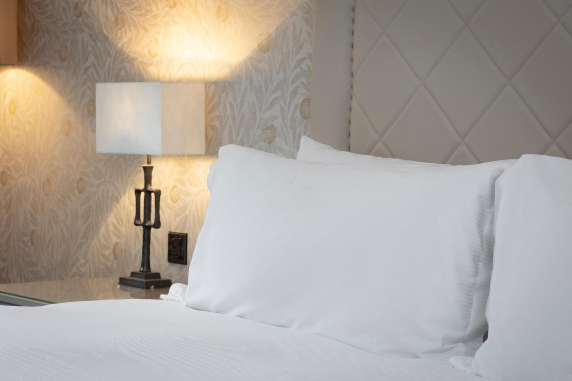 Oulton Hall Hotel, Spa & Golf Resort Leeds  Pokoj fotografie